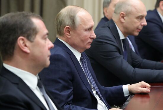 Президент РФ В. Путин провел переговоры с президентом Белоруссии А. Лукашенко в Сочи