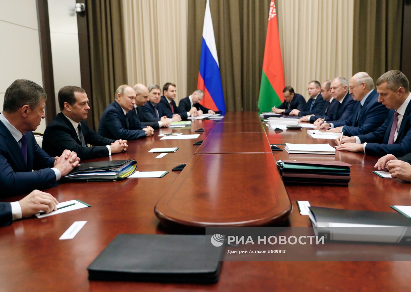 Президент РФ В. Путин провел переговоры с президентом Белоруссии А. Лукашенко в Сочи