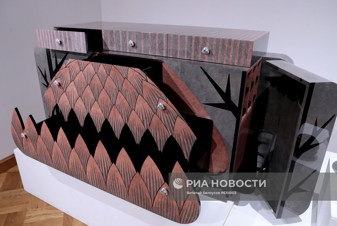 Выставка предметов для интерьера "Трын*Трава: современный русский стиль"