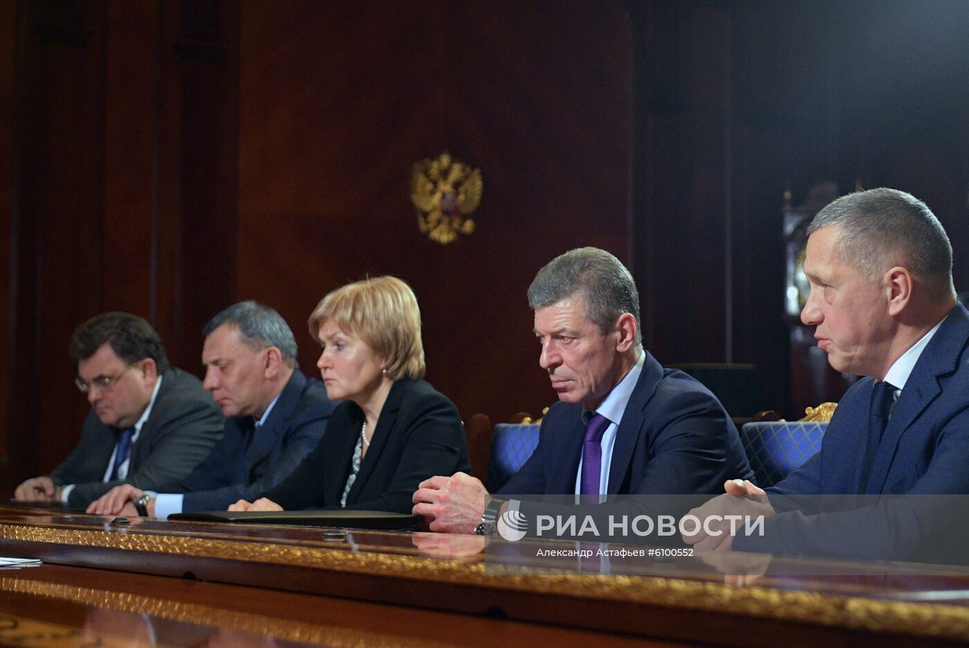 Премьер-министр РФ Д. Медведев провел совещание с вице-премьерами РФ