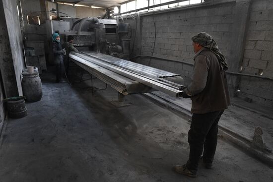 Завод по производству алюминиевого профиля в пригороде Дамаска
