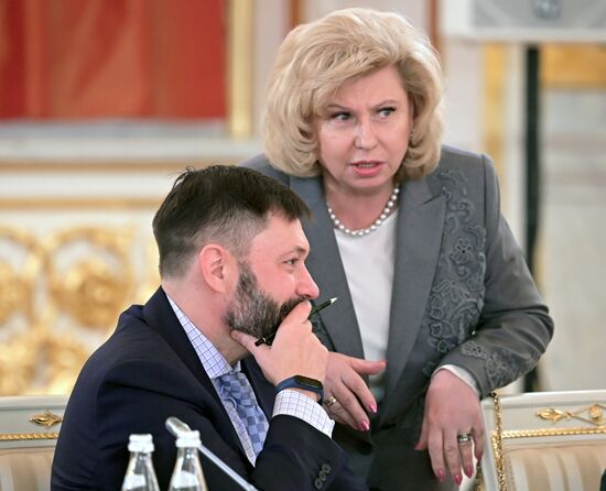 Президент РФ В. Путин провел заседание Совета по развитию гражданского общества и правам человека