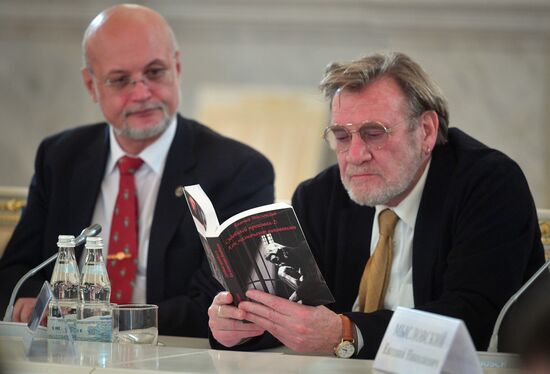 Президент РФ В. Путин провел заседание Совета по развитию гражданского общества и правам человека