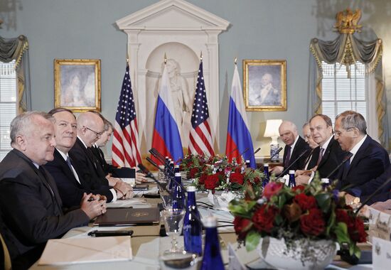 Встреча главы МИД РФ С. Лаврова и госсекретаря США М. Помпео 