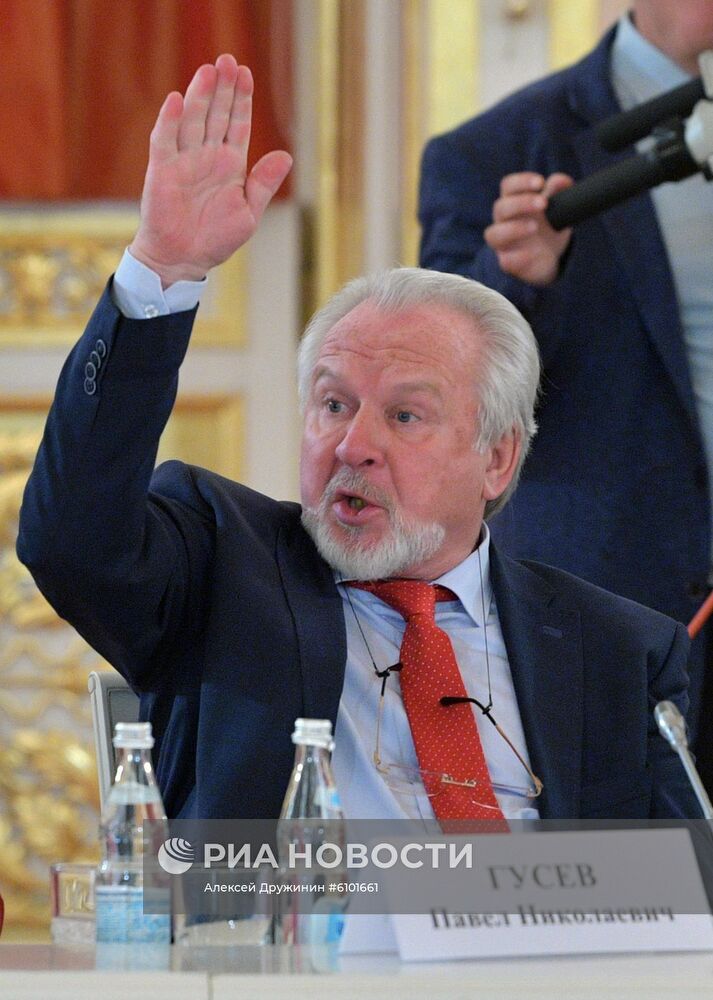 Президент РФ В. Путин провел заседание Совета по развитию гражданского общества и правам человека