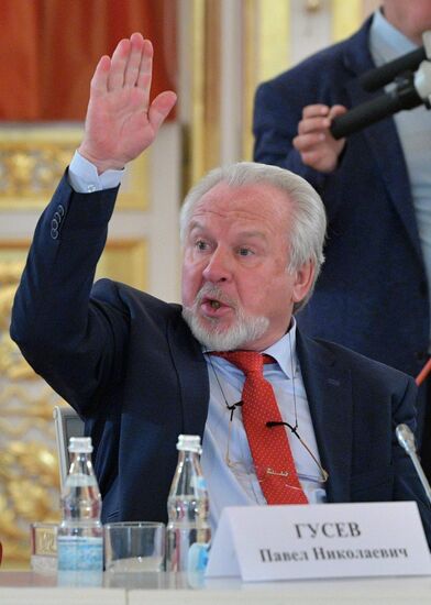 Президент РФ В. Путин провел заседание Совета по развитию гражданского общества и правам человека