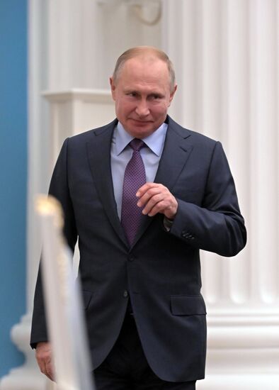 Президент РФ В. Путин встретился с региональными уполномоченными по правам человека