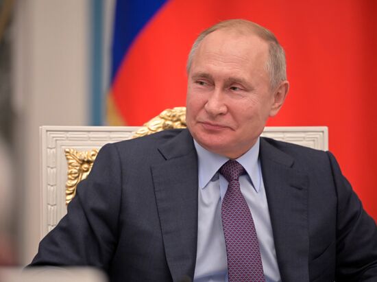 Президент РФ В. Путин встретился с региональными уполномоченными по правам человека