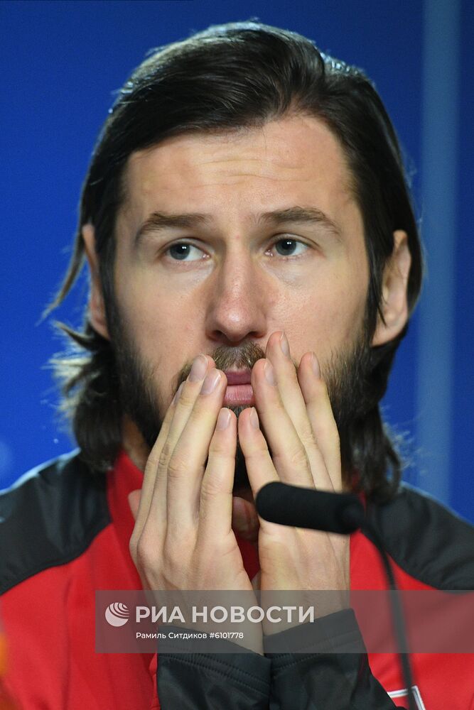 Футбол. Лига чемпионов. Тренировка ФК "Локомотив" Футбол. Лига чемпионов. Тренировка ФК "Локомотив"