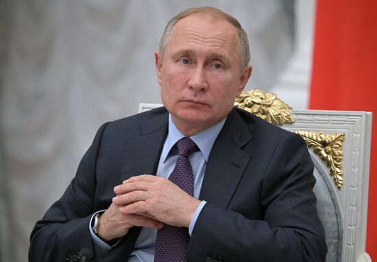 Президент РФ В. Путин встретился с региональными уполномоченными по правам человека