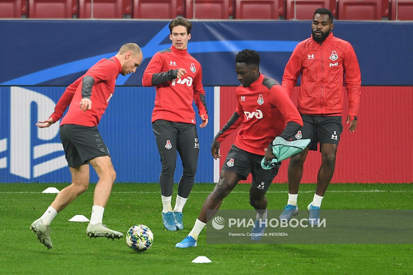 Футбол. Лига чемпионов. Тренировка ФК "Локомотив"