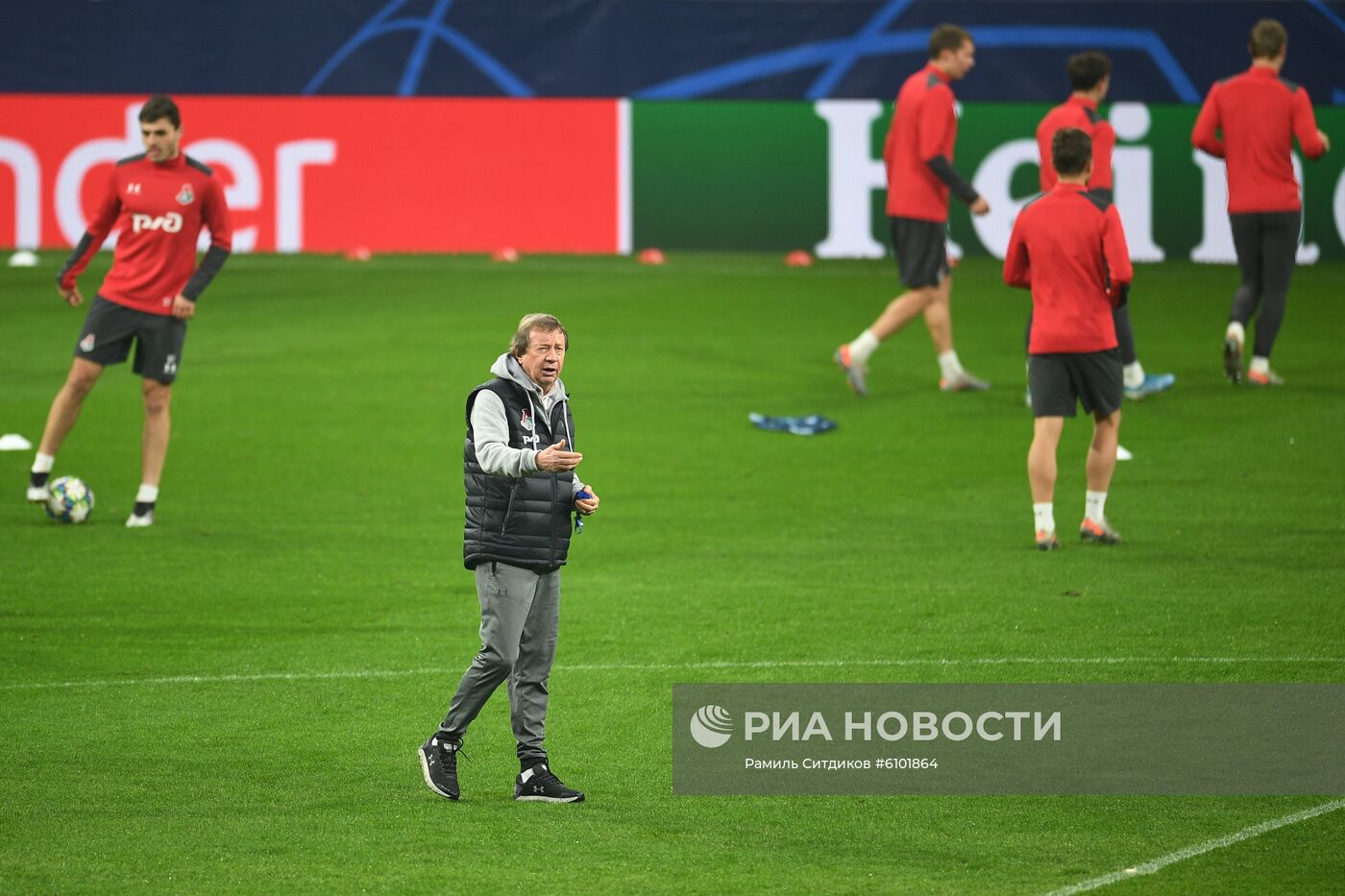 Футбол. Лига чемпионов. Тренировка ФК "Локомотив"