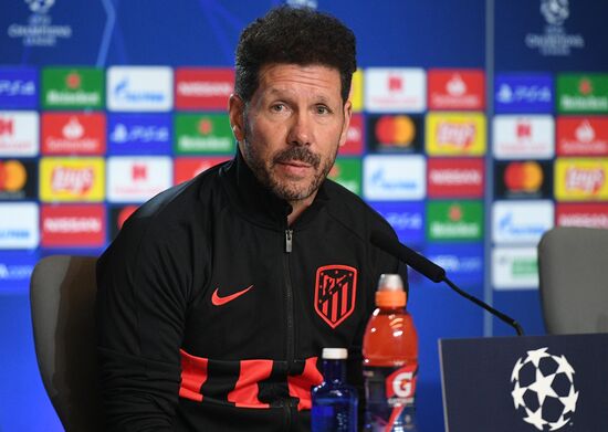 Футбол. Лига чемпионов. П/к ФК "Атлетико"