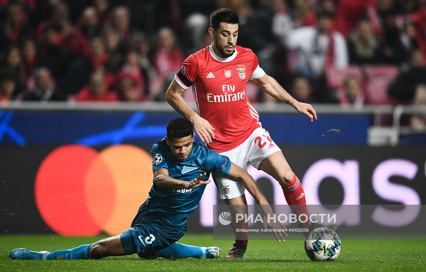 Футбол. Лига чемпионов. Матч "Бенфика" "Зенит"