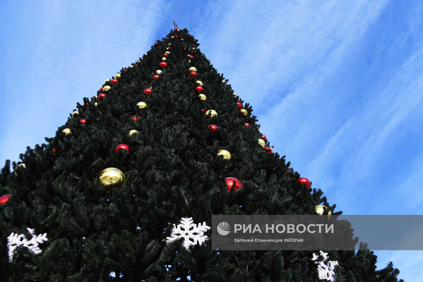 Строительство ледового городка в Чите