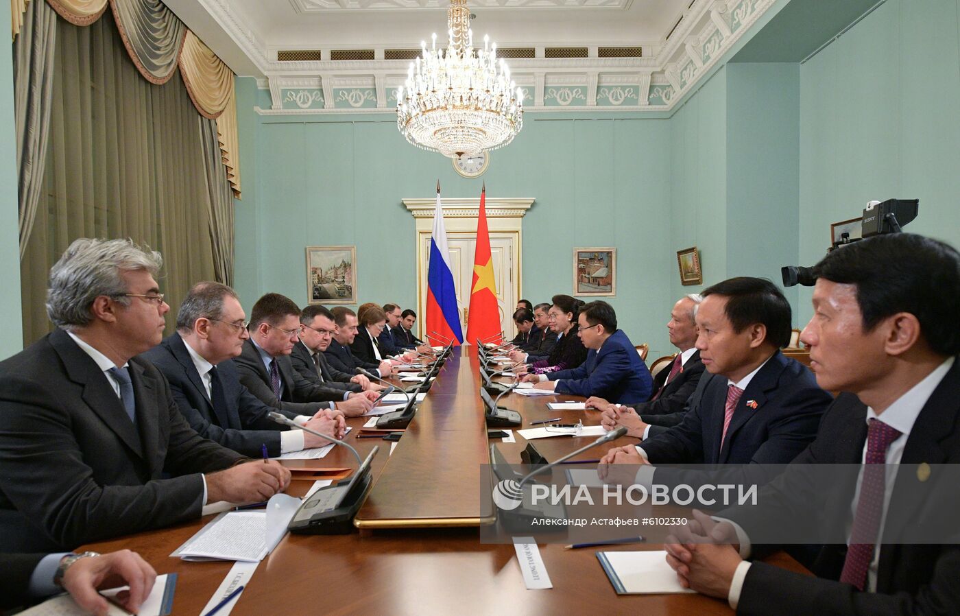 Премьер-министр РФ Д. Медведев встретился с главой парламента Вьетнама Н. Т. К. Нган