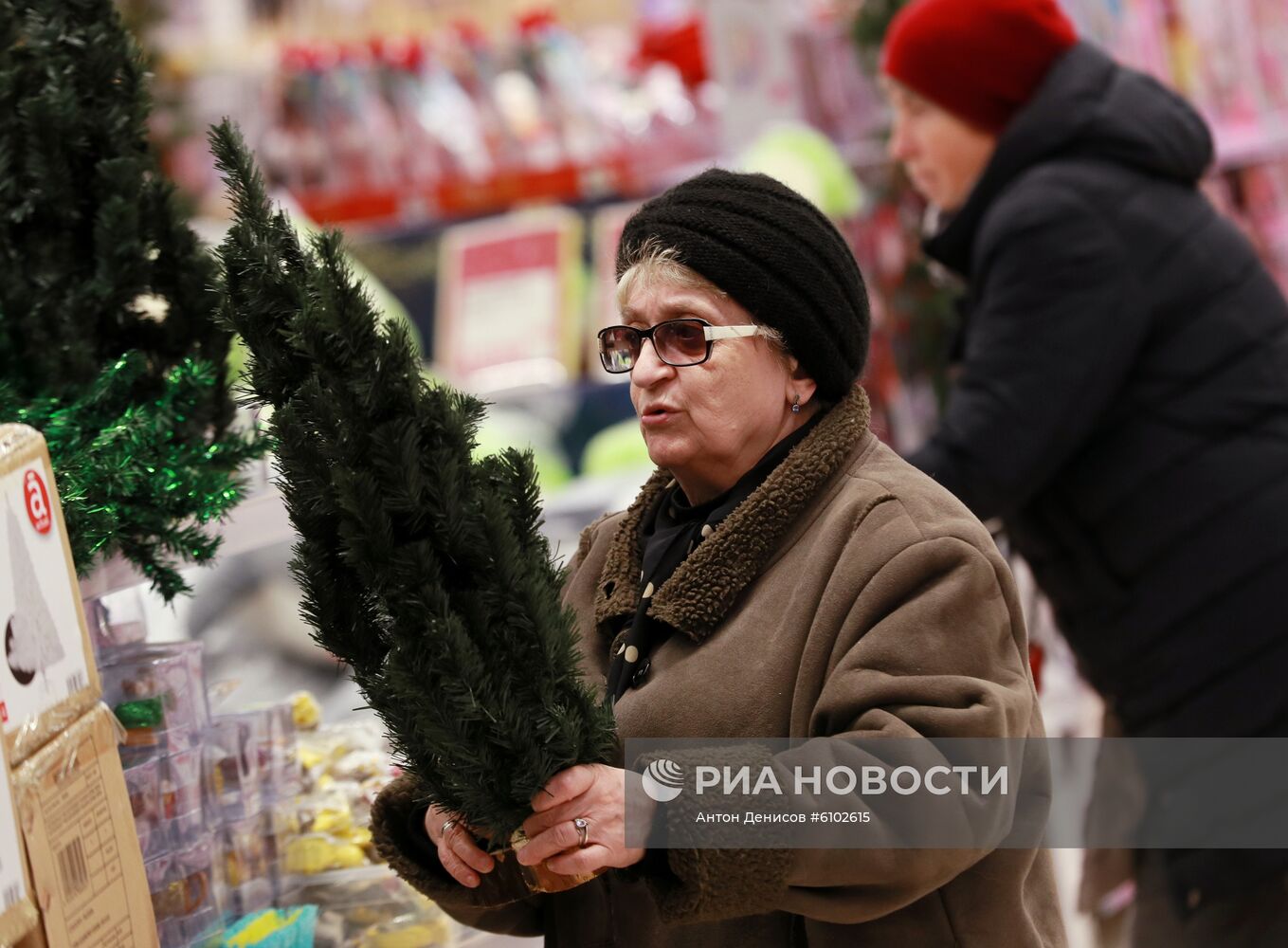 Предновогодняя торговля в гипермаркете АШАН