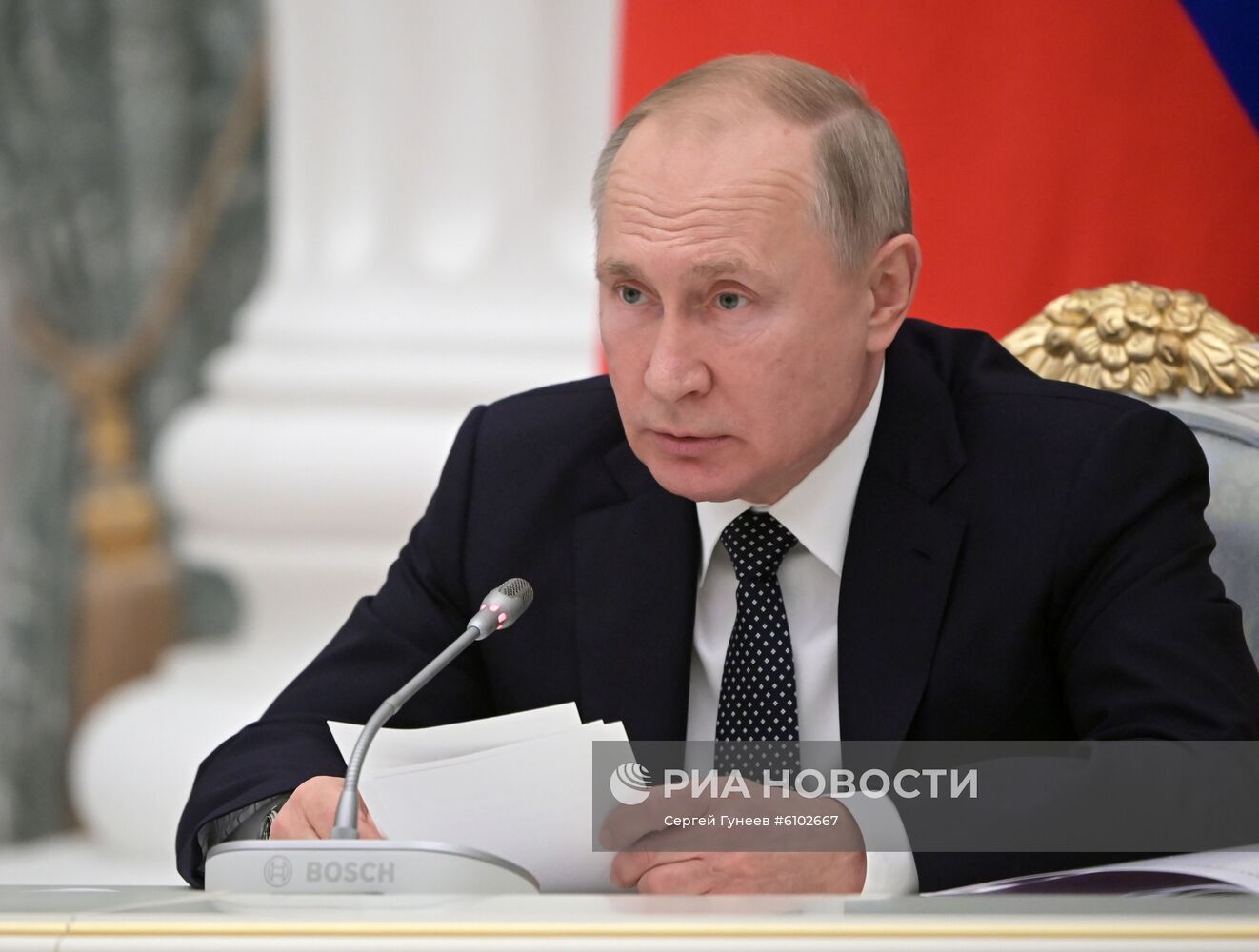 Президент РФ В. Путин провел в Кремле заседание организационного комитета "Победа"