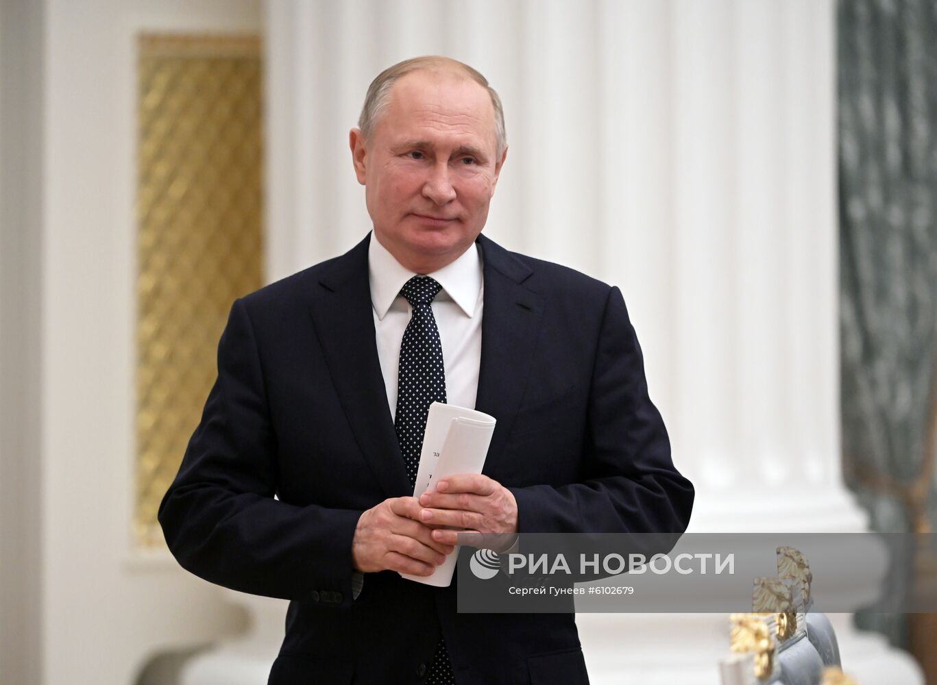 Президент РФ В. Путин провел в Кремле заседание организационного комитета "Победа"