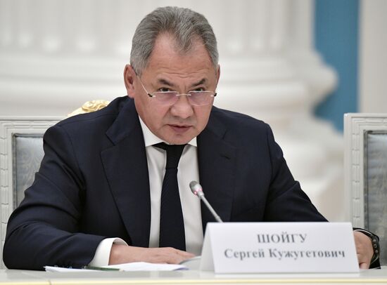 Президент РФ В. Путин провел в Кремле заседание организационного комитета "Победа"