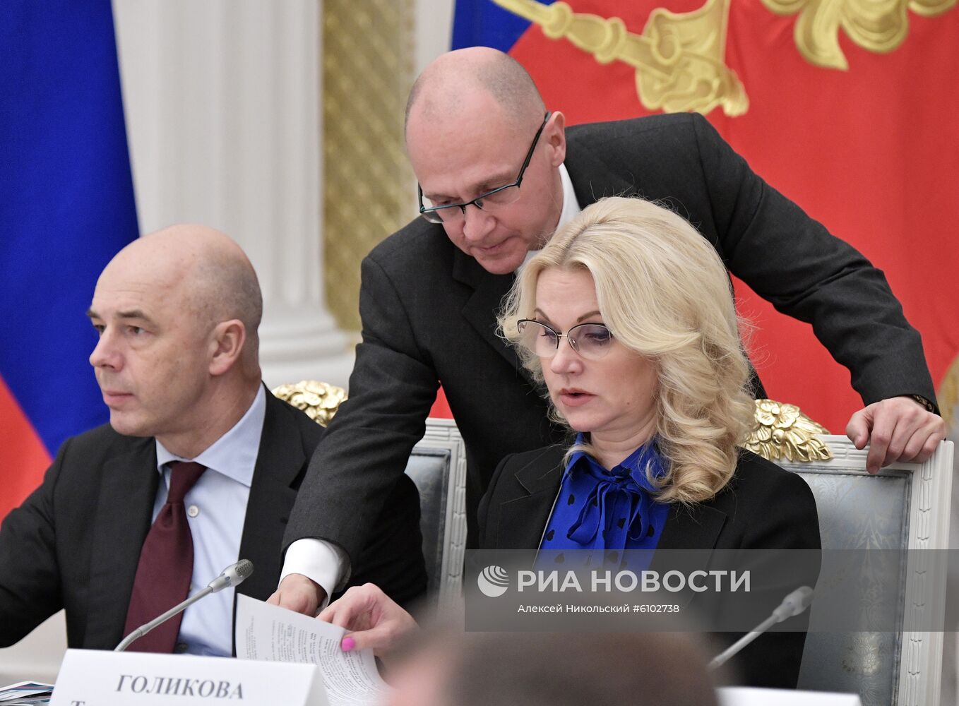 Президент РФ В. Путин провел в Кремле заседание организационного комитета "Победа"