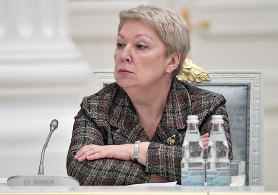 Президент РФ В. Путин провел в Кремле заседание организационного комитета "Победа"