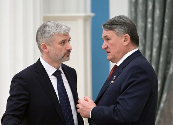 Президент РФ В. Путин провел в Кремле заседание организационного комитета "Победа"