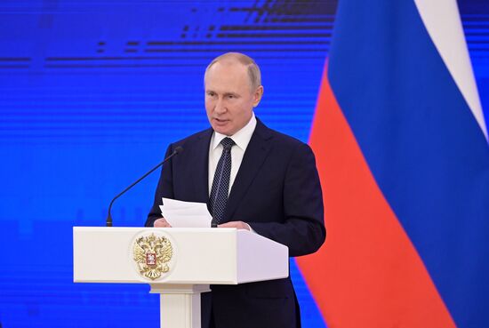 Президент РФ В. Путин принял участие в торжественном приёме в честь Дня Героев Отечества
