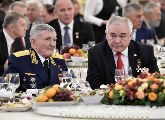 кПрезидент РФ В. Путин принял участие в торжественном приёме в честь Дня Героев Отечества