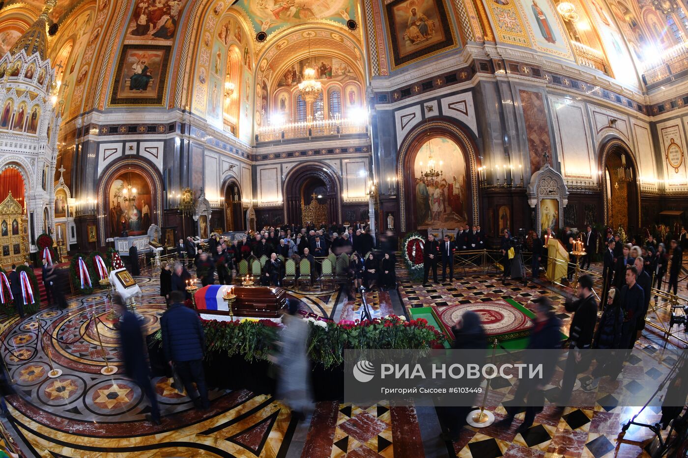 Прощание с Ю. Лужковым