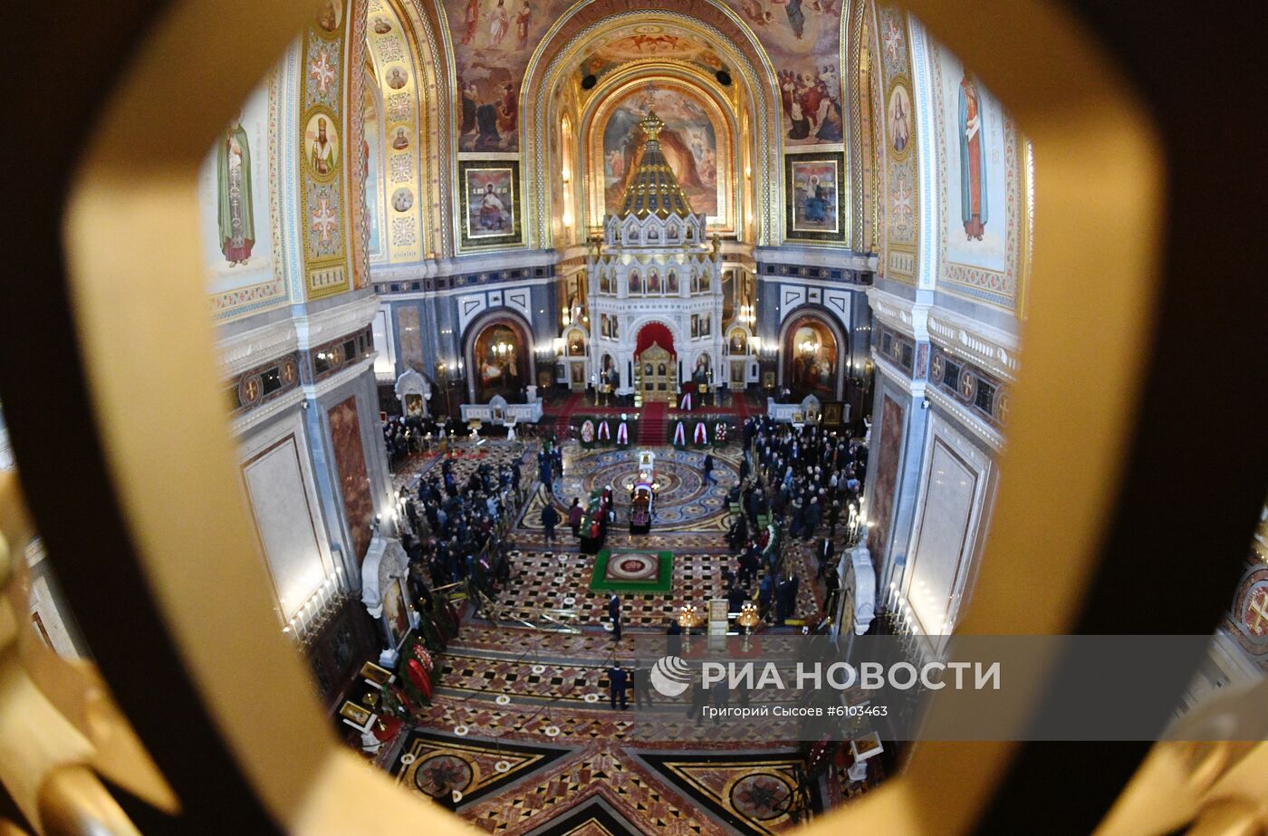 Прощание с Ю. Лужковым