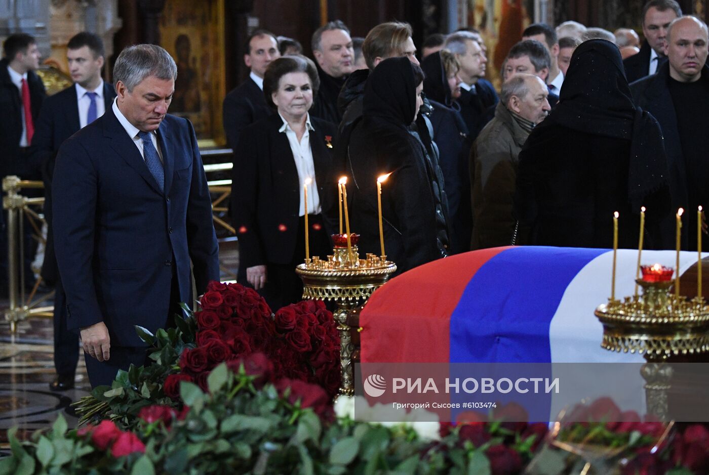 Прощание с Ю. Лужковым