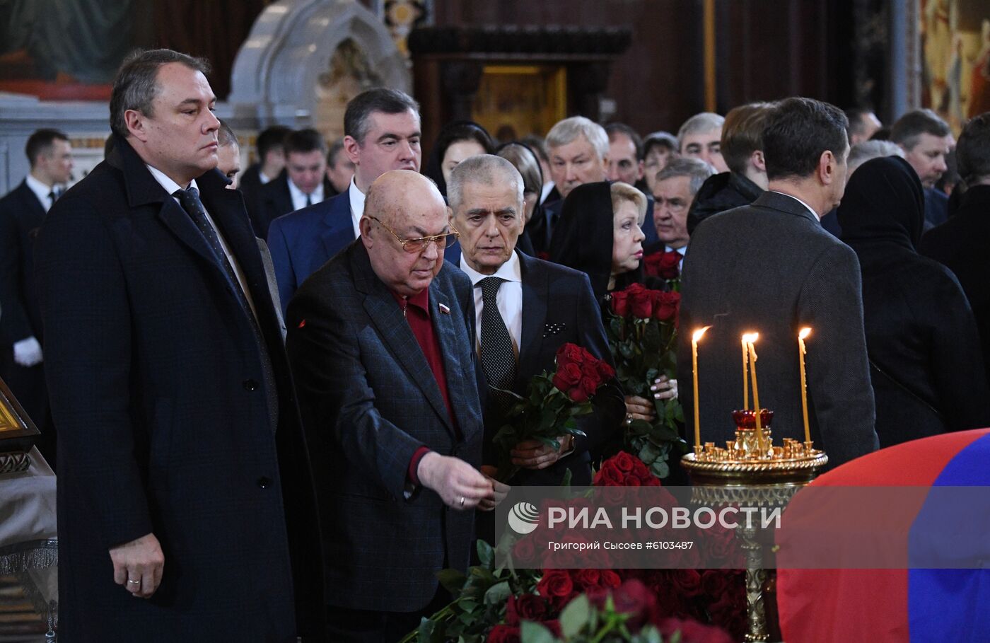 Прощание с Ю. Лужковым