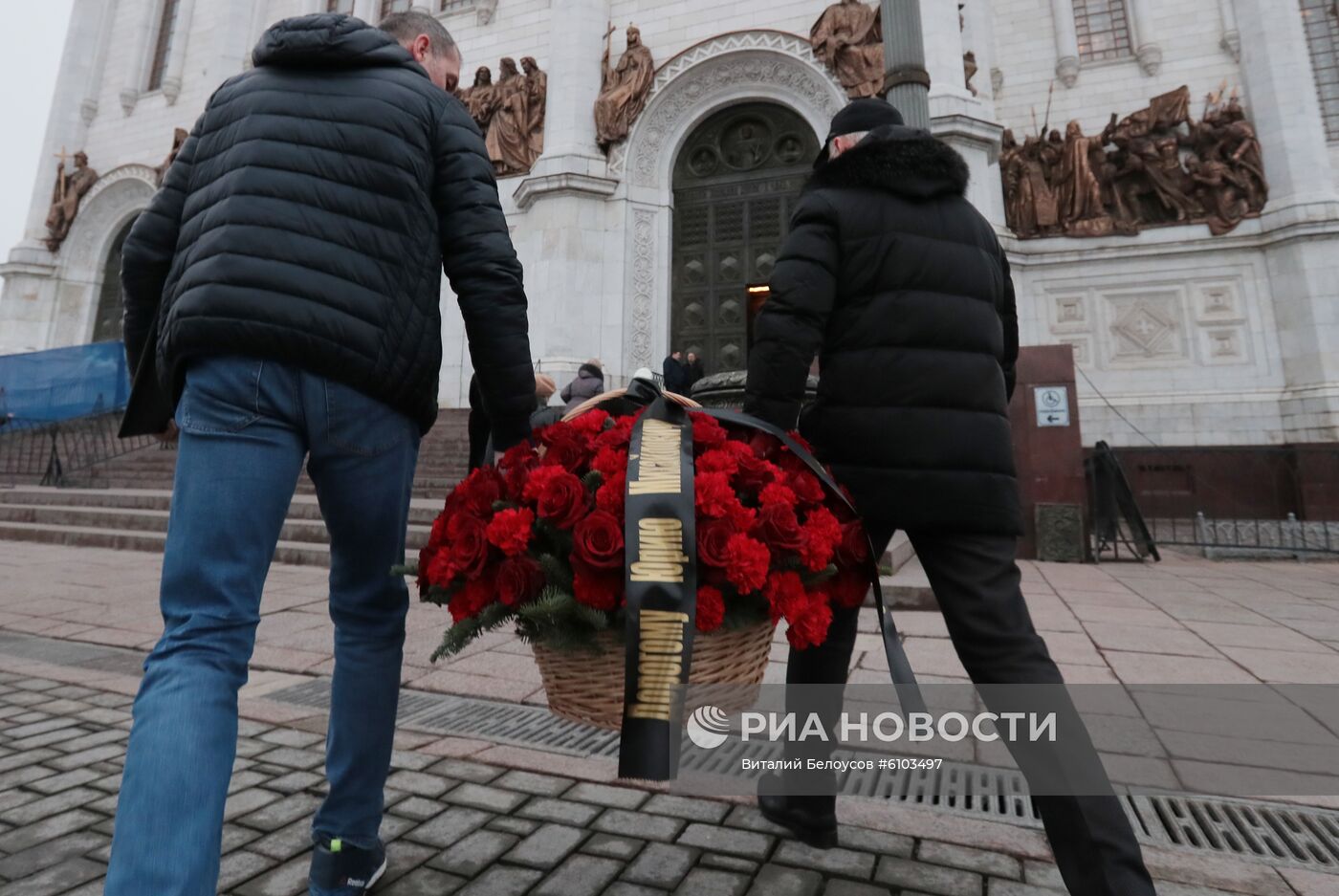 Прощание с Ю. Лужковым