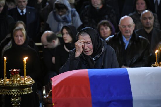 Прощание с Ю. Лужковым