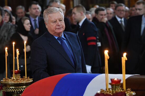 Прощание с Ю. Лужковым