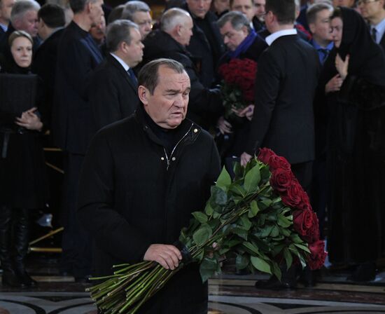 Прощание с Ю. Лужковым