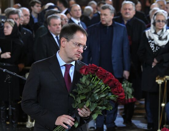 Прощание с Ю. Лужковым