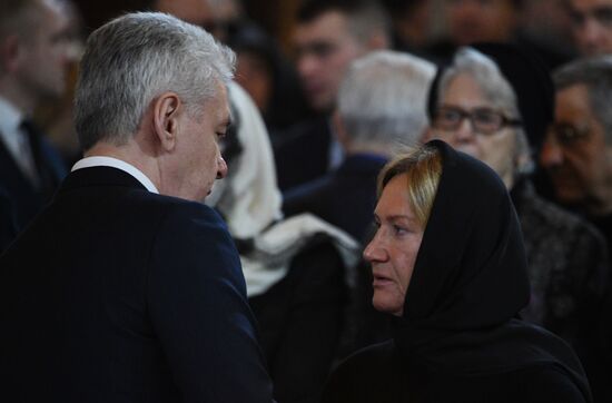 Прощание с Ю. Лужковым