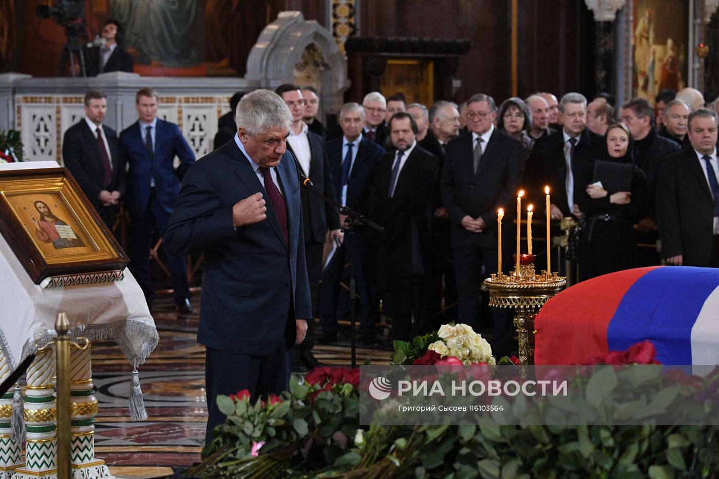 Прощание с Ю. Лужковым