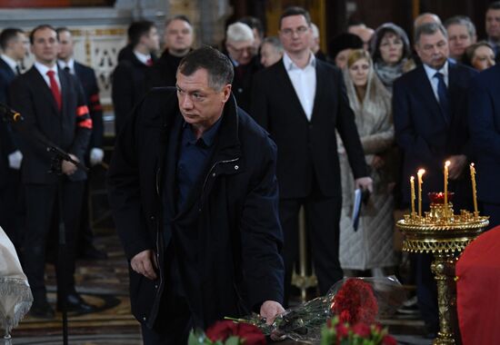 Прощание с Ю. Лужковым