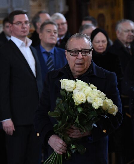 Прощание с Ю. Лужковым