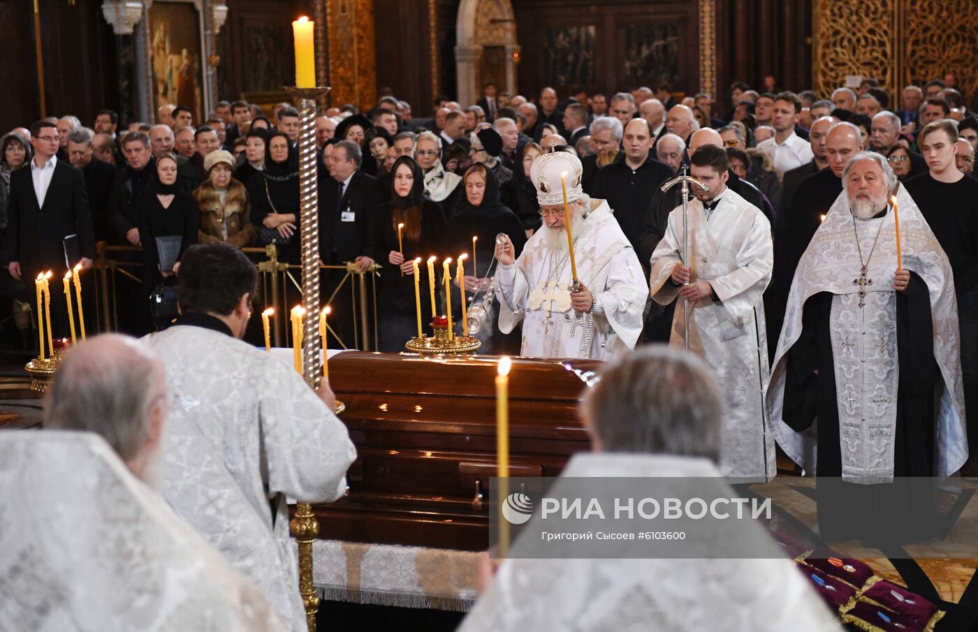 Прощание с Ю. Лужковым