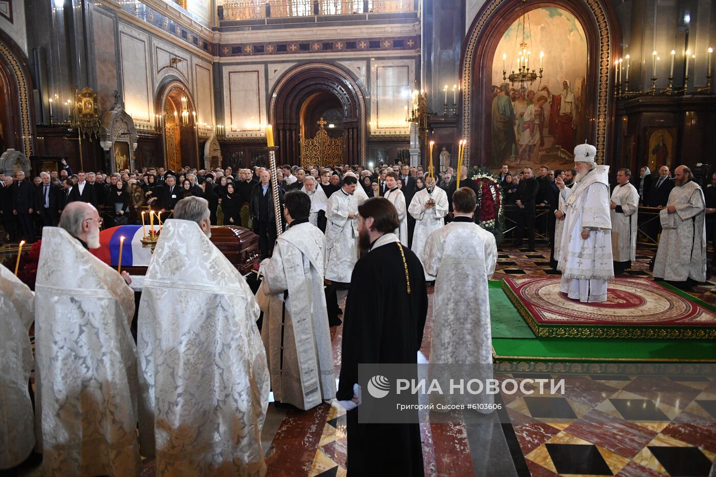 Прощание с Ю. Лужковым