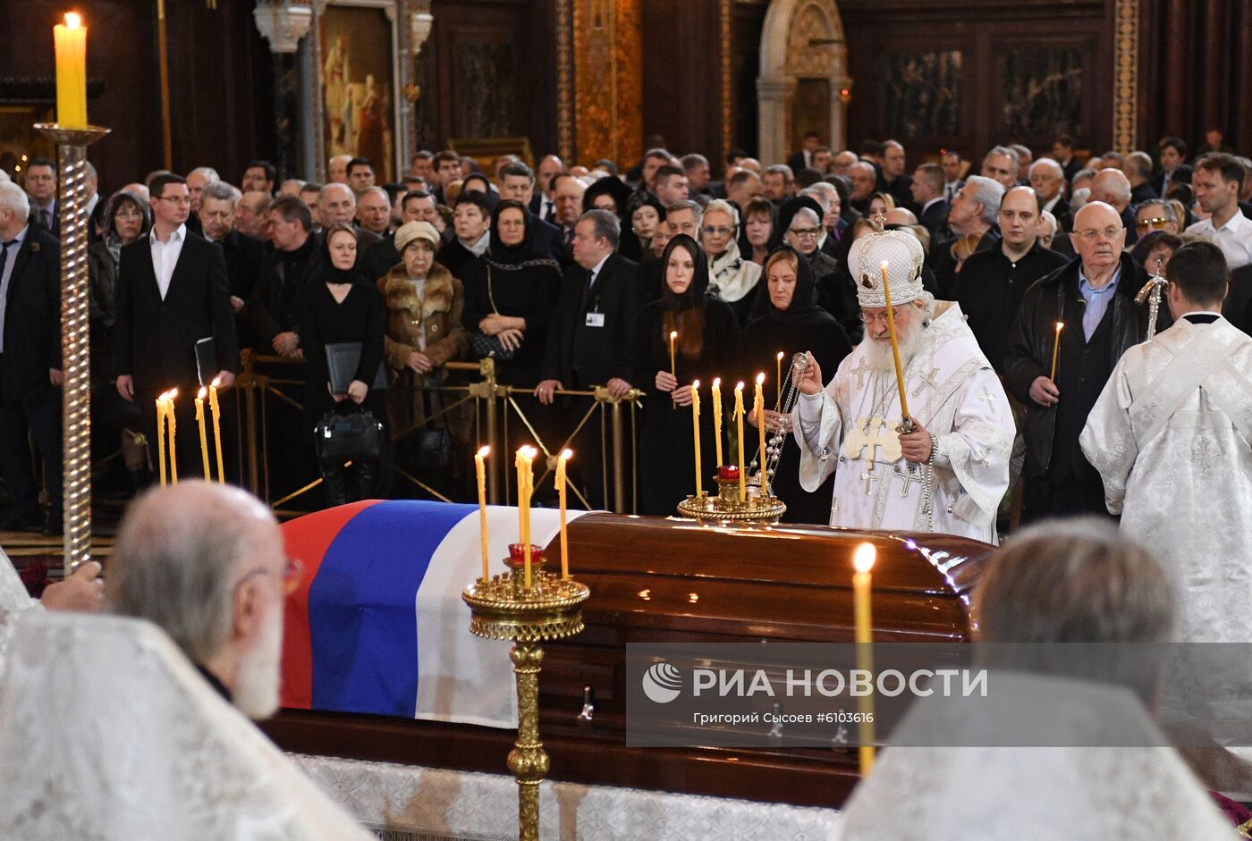 Прощание с Ю. Лужковым