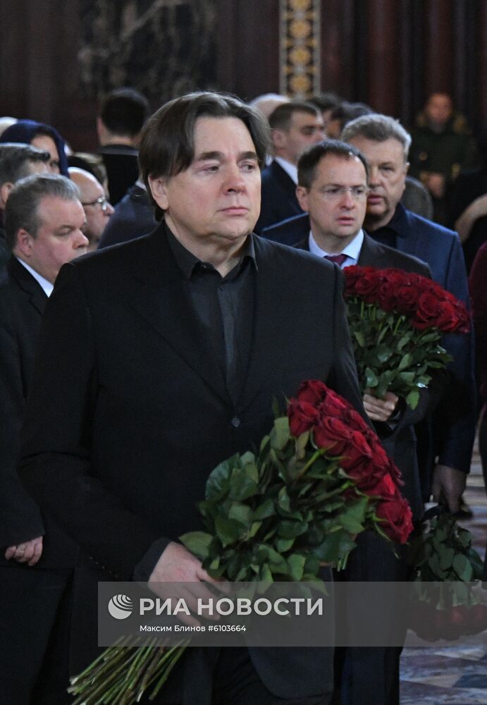 Прощание с Ю. Лужковым