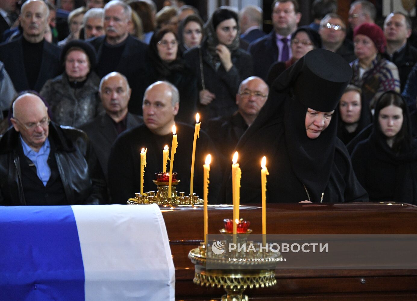 Прощание с Ю. Лужковым