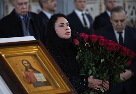 Прощание с Ю. Лужковым