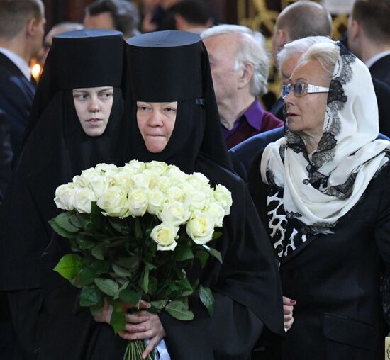 Прощание с Ю. Лужковым