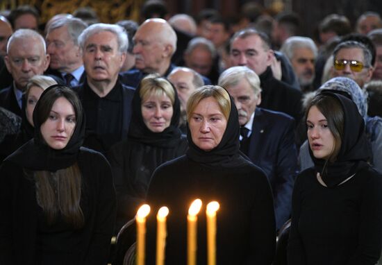 Прощание с Ю. Лужковым